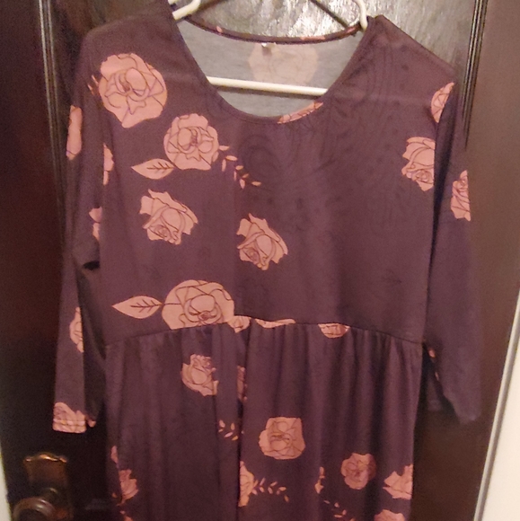Floral print long line tee size 3x - Picture 3 of 4